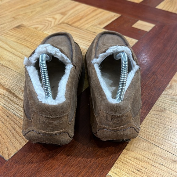 Men's Ugg slippers size 8 great condition lightly used - Picture 3 of 6